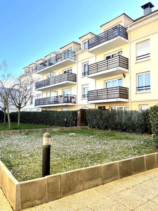 Grand F3 A 30Mn De Paris - Terrasse + Parking Prive Διαμέρισμα Saint-Ouen-l'Aumone Εξωτερικό φωτογραφία